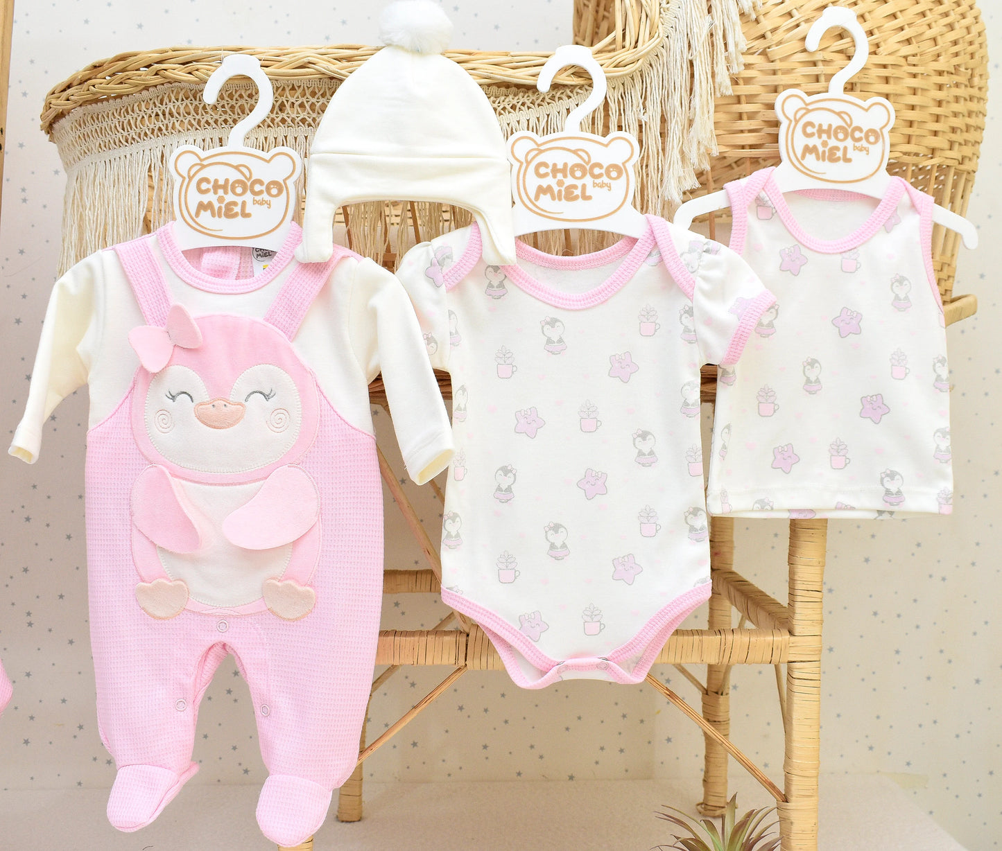 Primer dia pingüina cuna niña