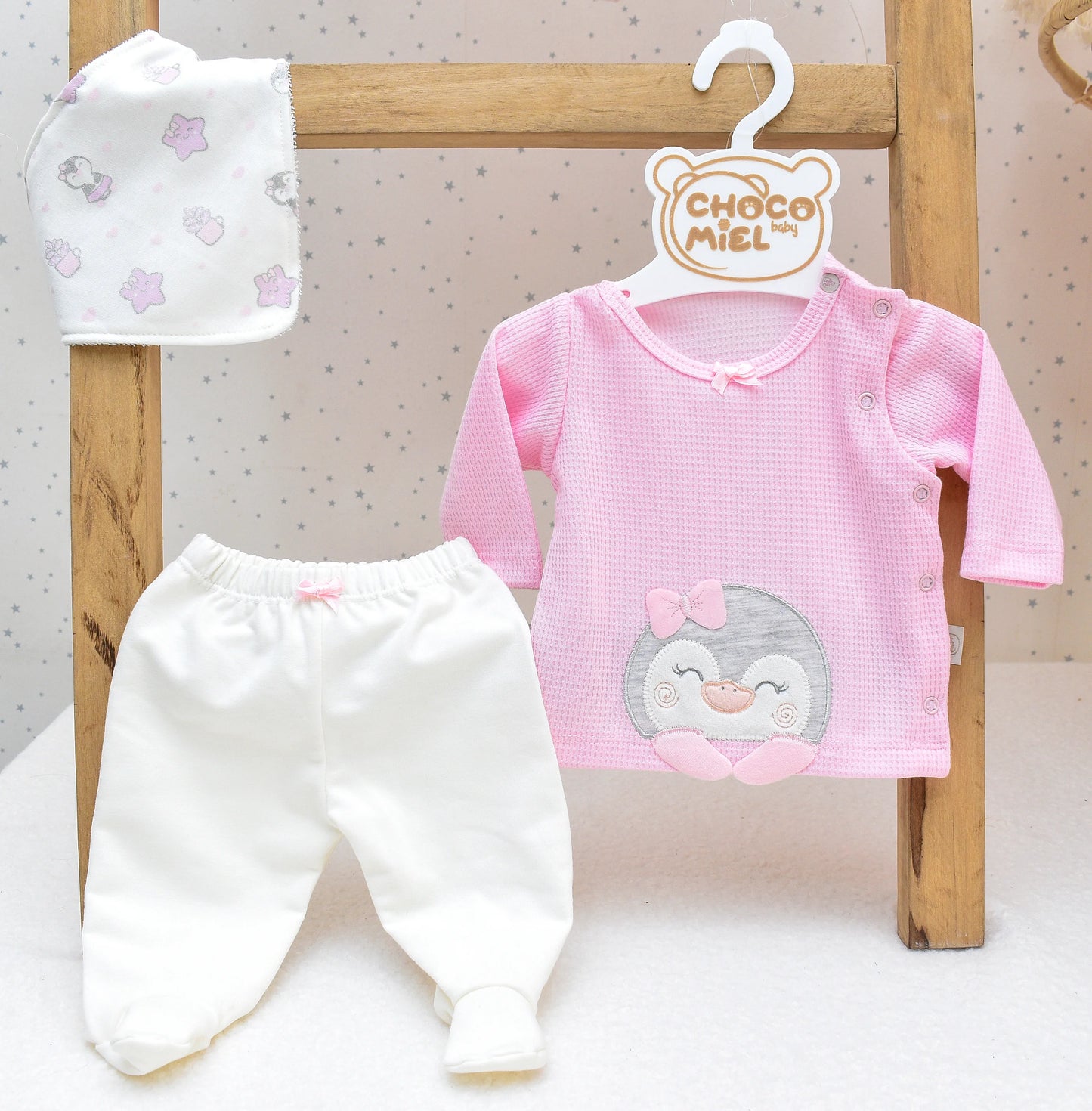 Primer dia pingüina cuna niña