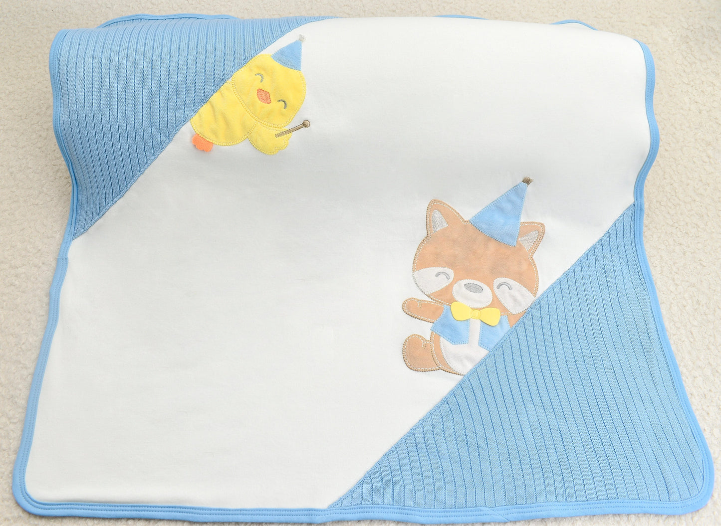 Primer dia zorro pollo niño